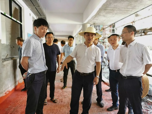 耒阳市人民政府门户网站-邱小兵现场调度城区教育类在建项目进展情况