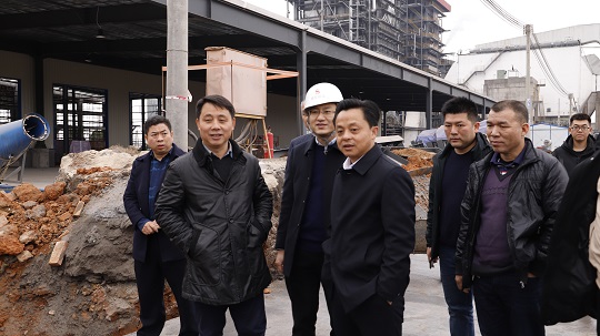 耒阳市人民政府门户网站-邱小兵走访园区企业就地过年职工